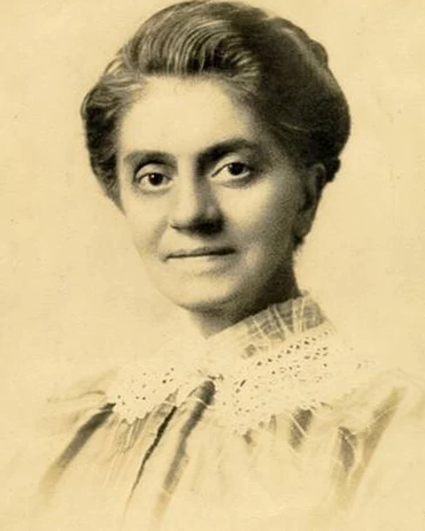 Ms Helen Davies